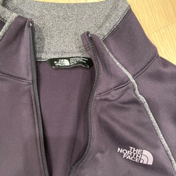 Woman’s North Face fleece - Picture 2 of 3